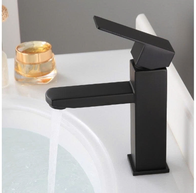 Vòi Lavabo Vuông Đen 20cm (VLB62)